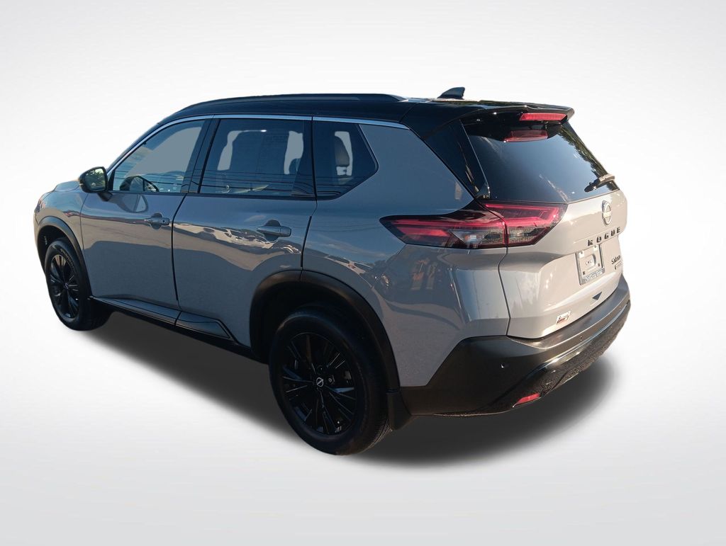 2023 Nissan Rogue SV photo 2