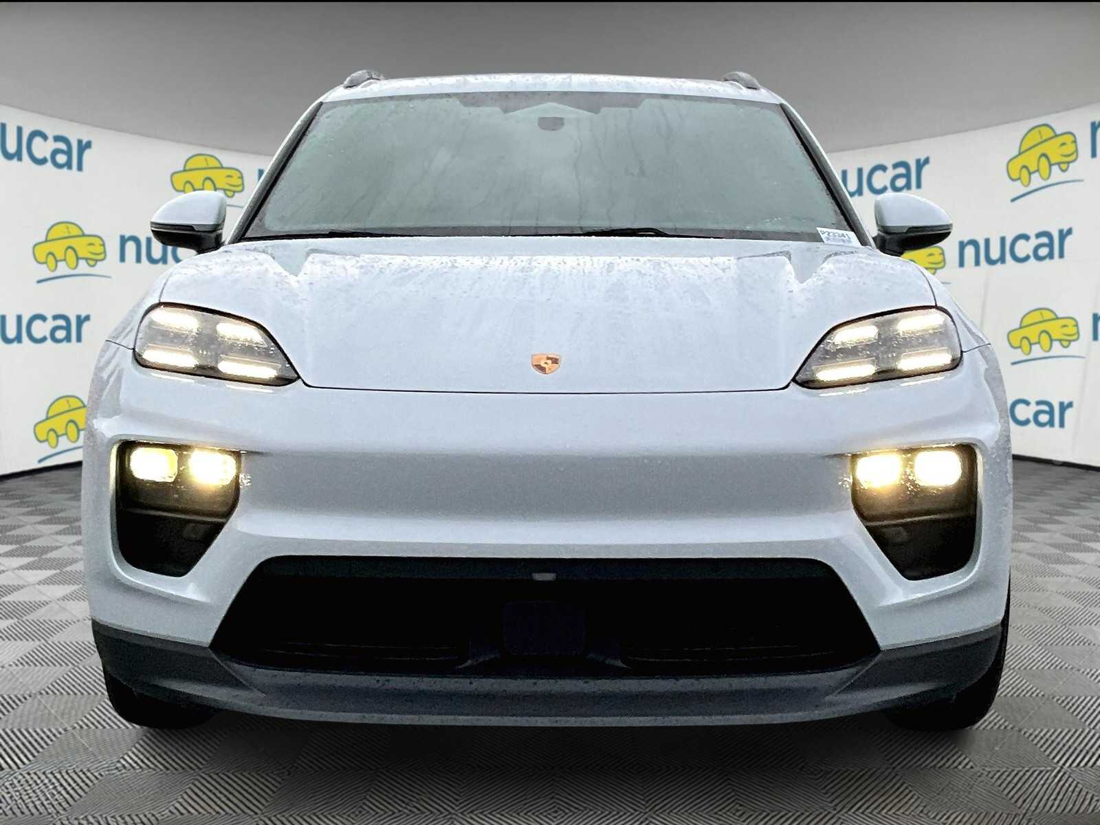 2025 Porsche Macan Electric photo 2