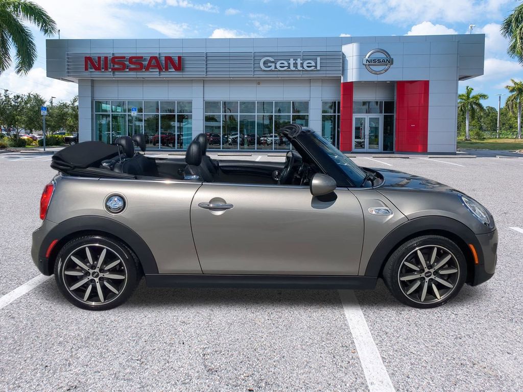 2016 Mini Cooper Convertible S photo 3