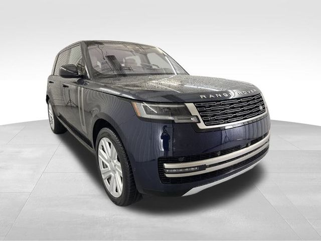 2023 Land Rover Range Rover SE photo 3