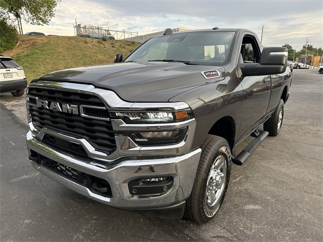 2025 Ram 2500 Tradesman photo 2