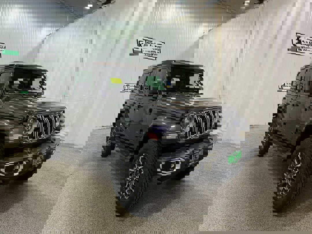 2026 Jeep Wrangler 4-Door Sahara's photo