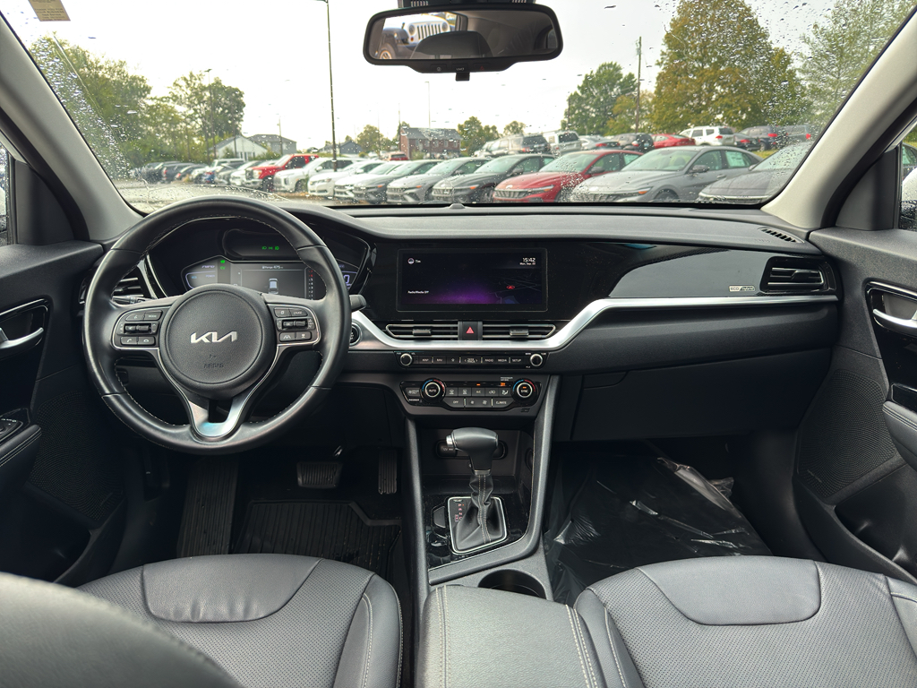 2022 Kia Niro Touring Special Edition photo 8