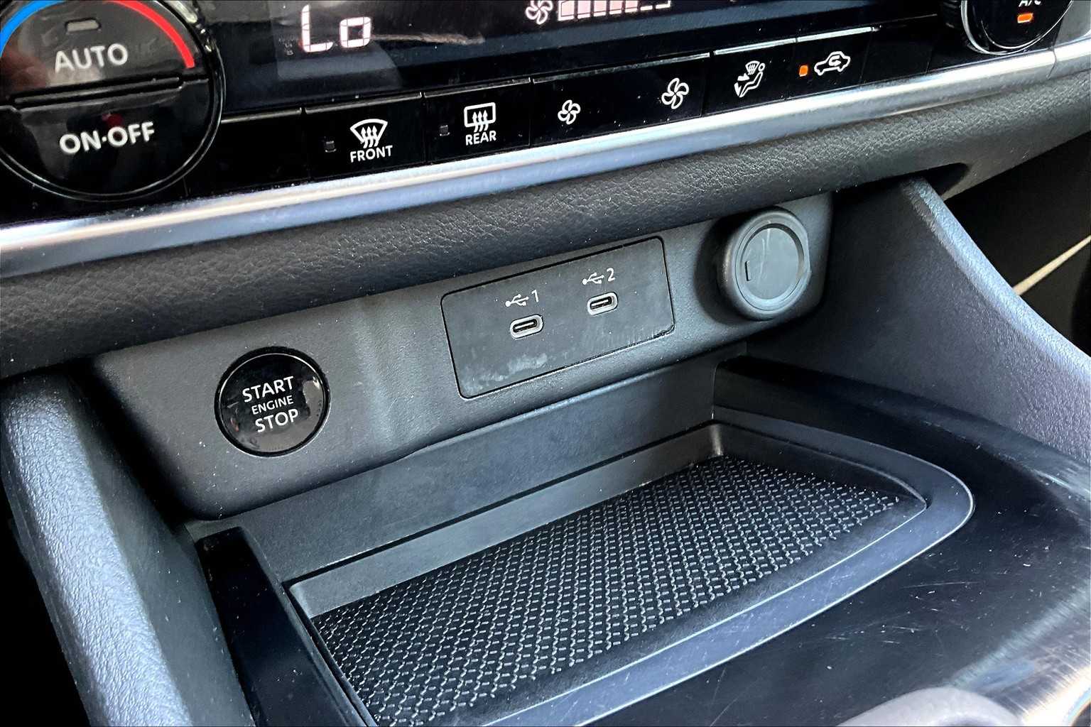 2024 Nissan Rogue SV photo 30