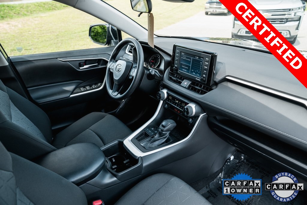 2022 Toyota RAV4 XLE photo 11