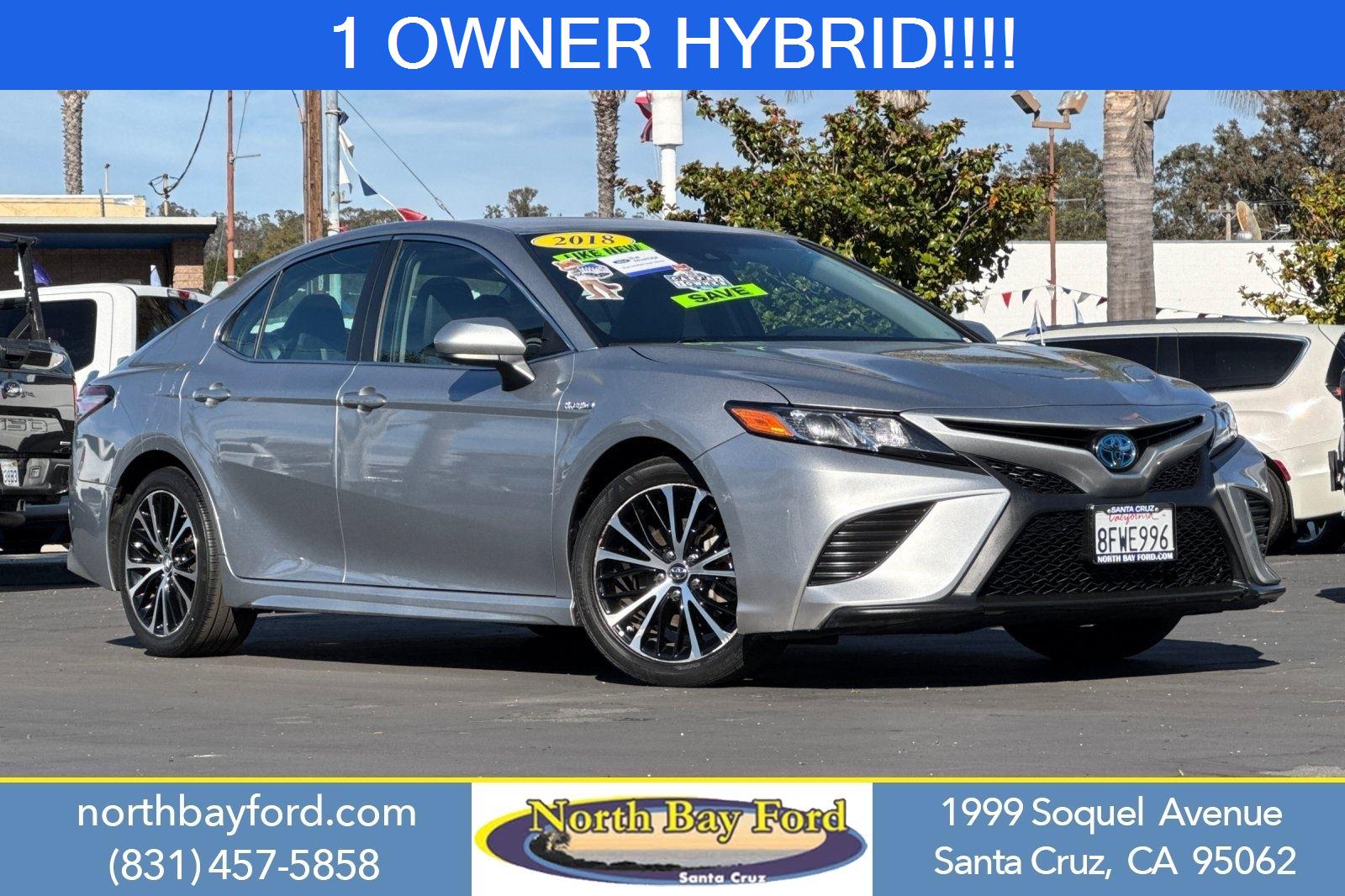 2018 Toyota Camry SE's photo