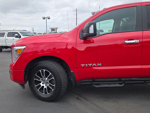 2021 Nissan Titan SV photo 12