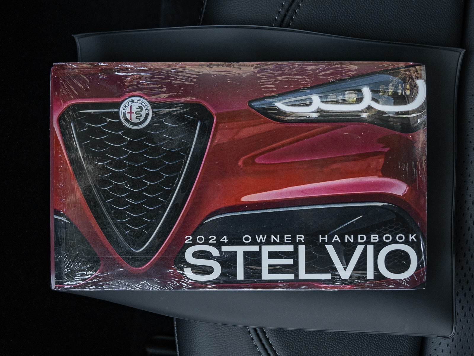 2024 Alfa Romeo Stelvio photo 40