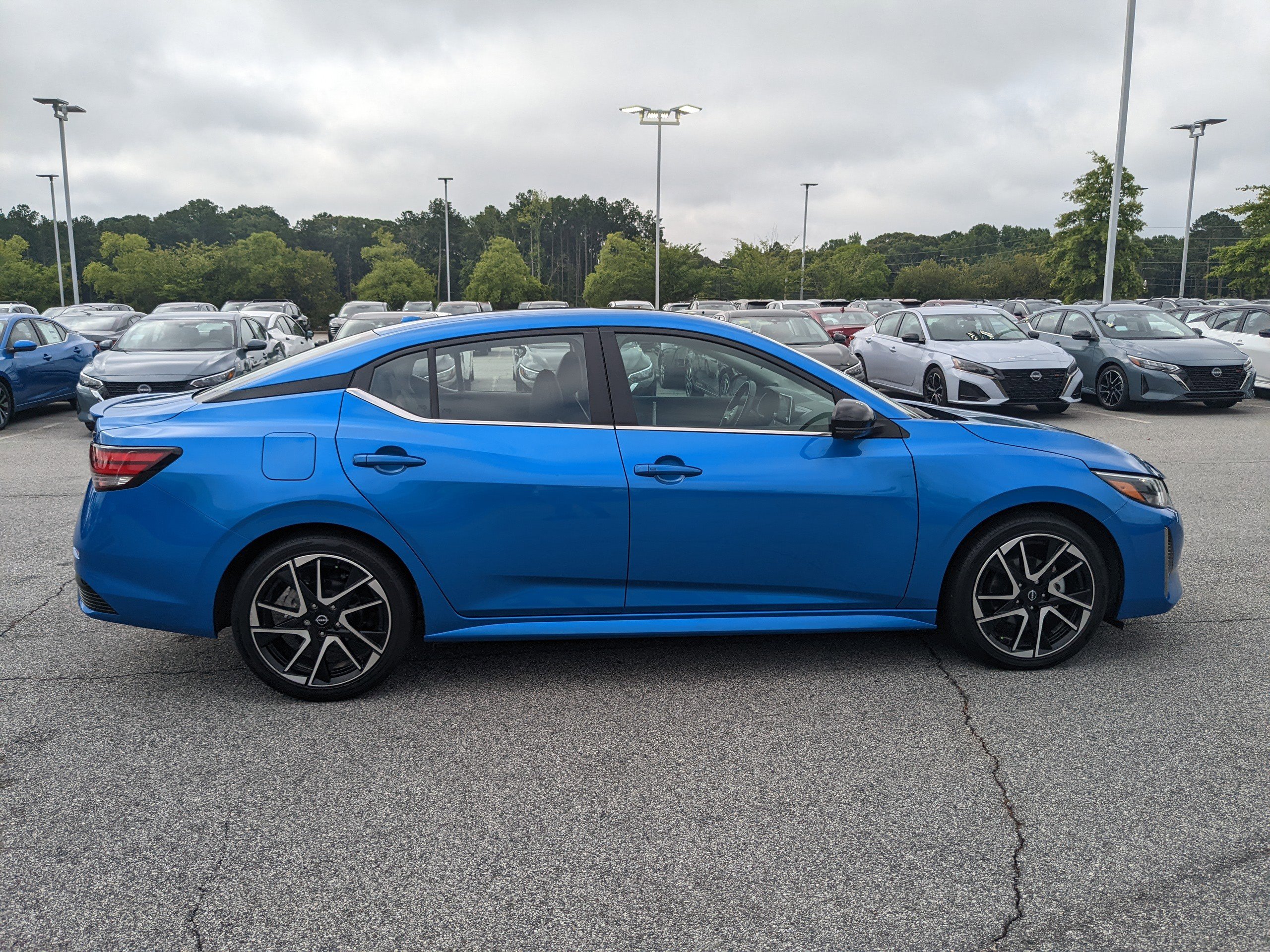 2024 Nissan Sentra SR photo 2