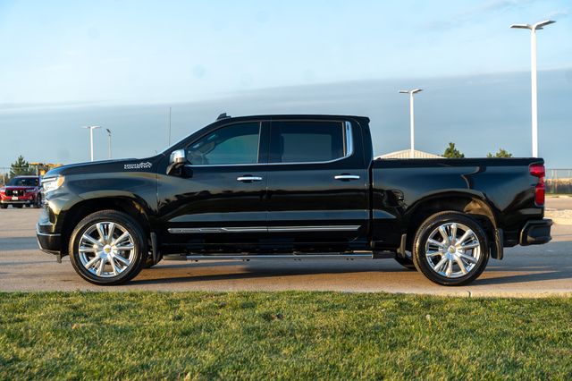 2023 Chevrolet Silverado 1500 High Country photo 4