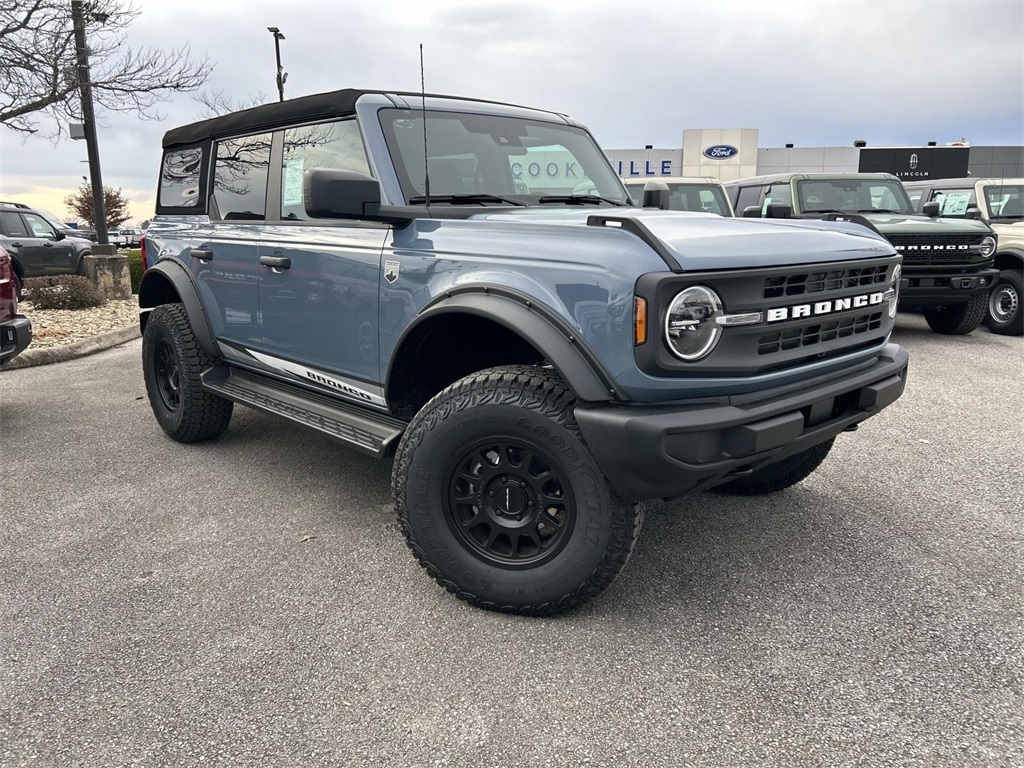 2025 Ford Bronco 4-Door Big Bend's photo