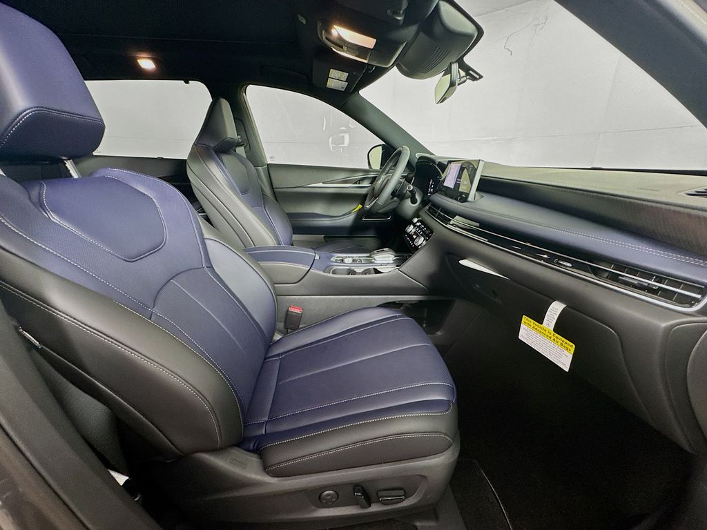 2026 Infiniti QX60 Luxe photo 34