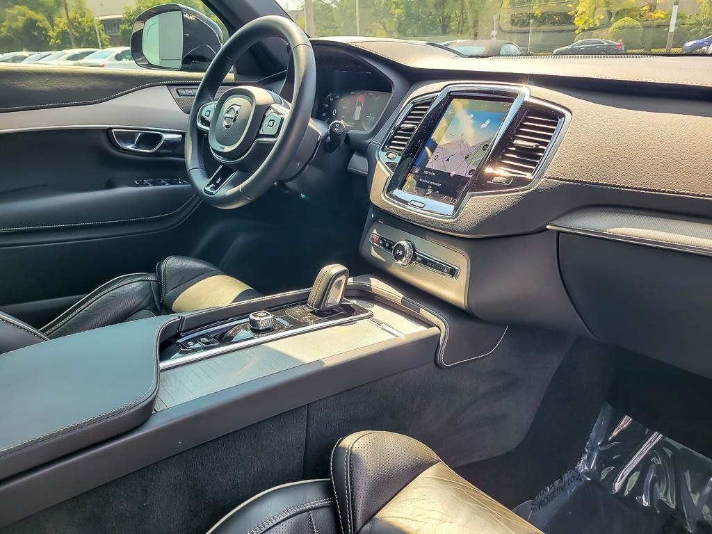 2022 VOLVO XC90 - Image 22