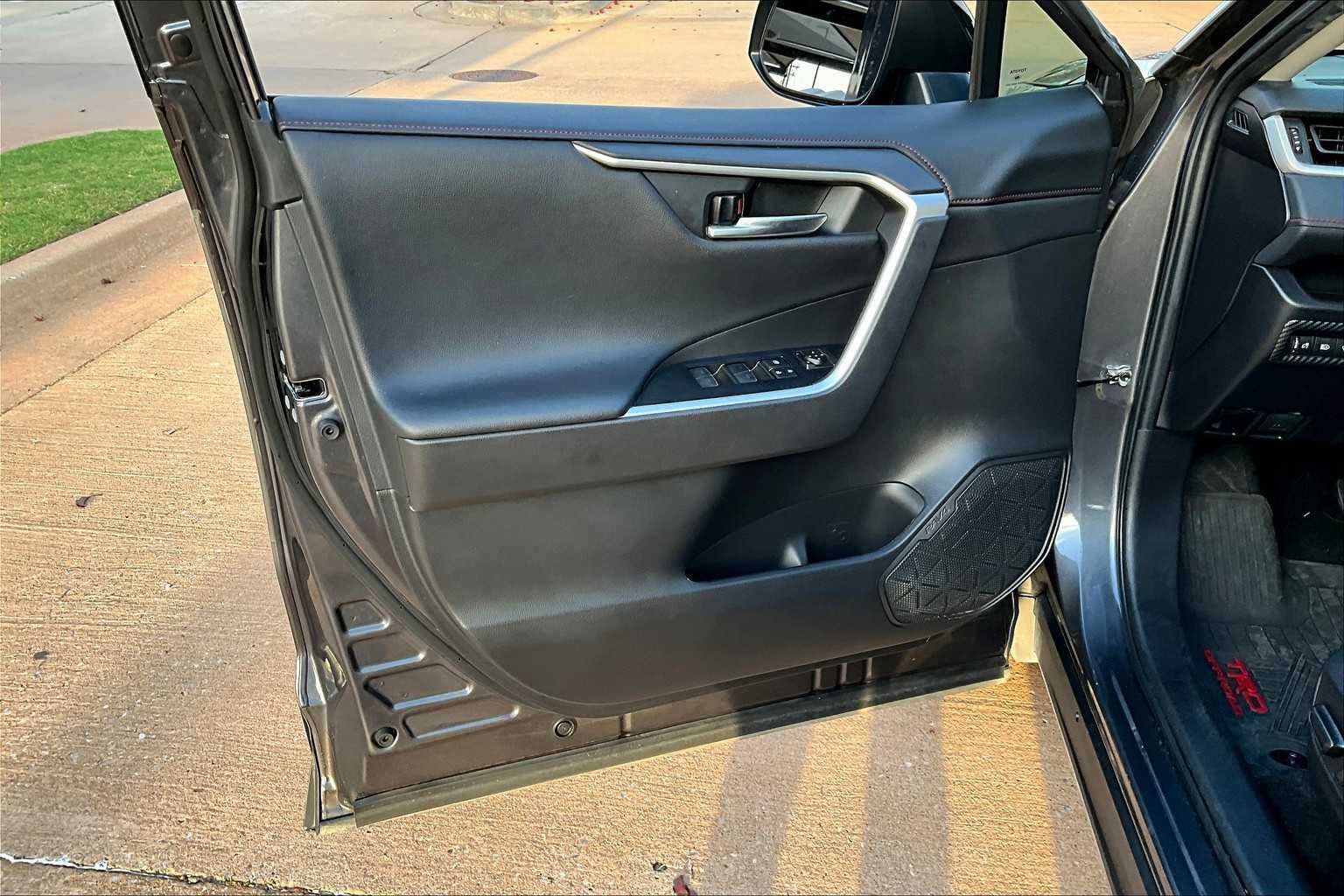 2022 Toyota RAV4 TRD photo 18