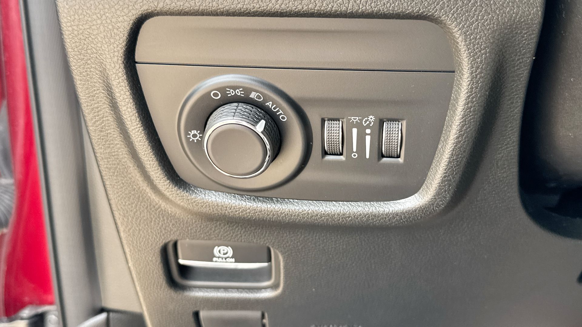 2024 Jeep Grand Cherokee Laredo photo 14