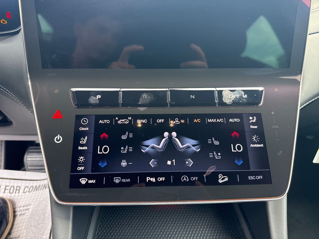 2025 Maserati Grecale photo 17