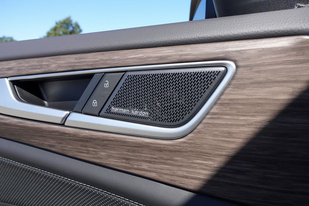 2025 Volkswagen Atlas SEL Premium R-Line photo 14