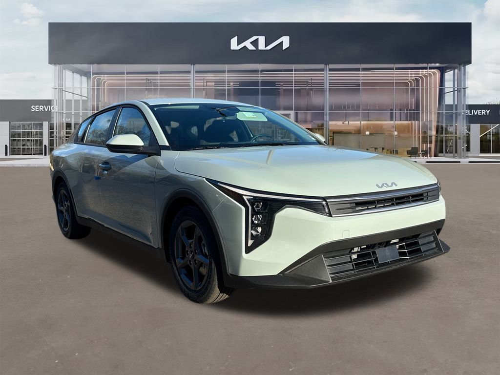 2025 Kia K4 LXS's photo