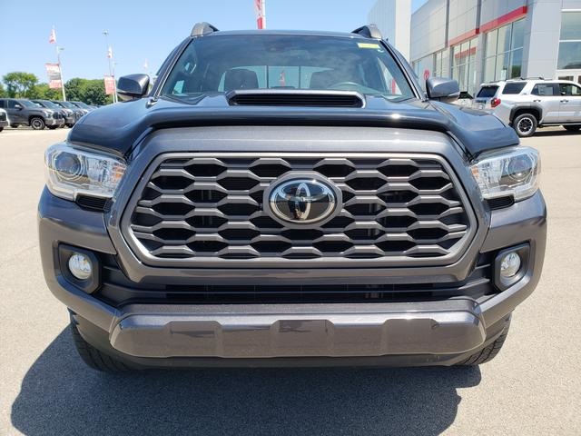2020 Toyota Tacoma TRD Sport V6 photo 2