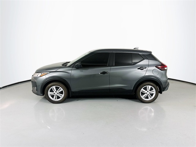 2025 Nissan Kicks Play S photo 4