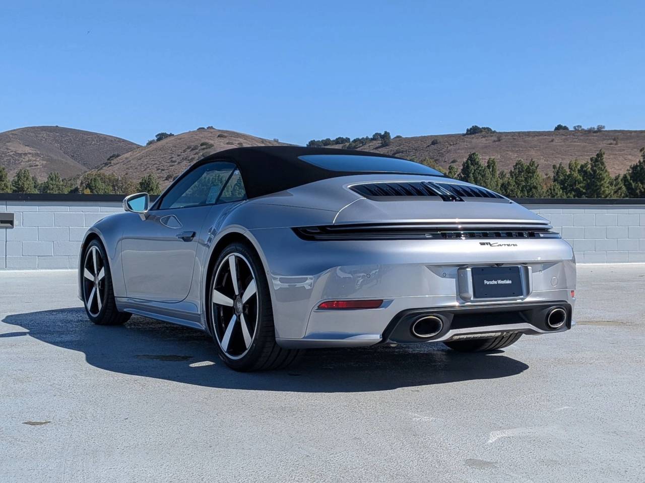 2026 Porsche 911 Cabriolet photo 3