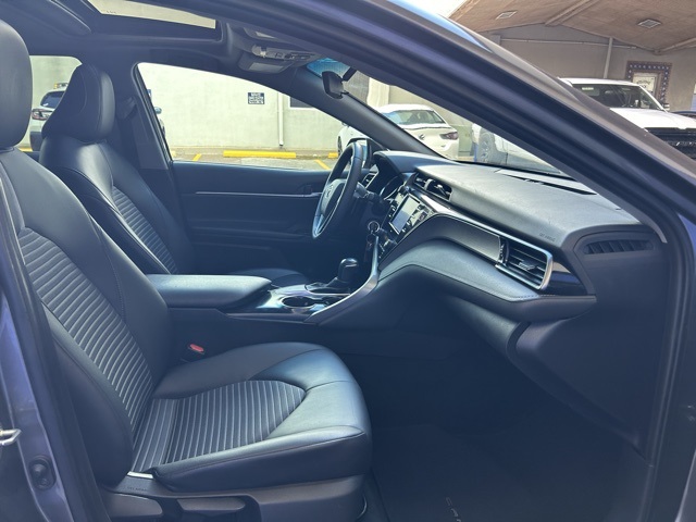 2020 Toyota Camry SE photo 20