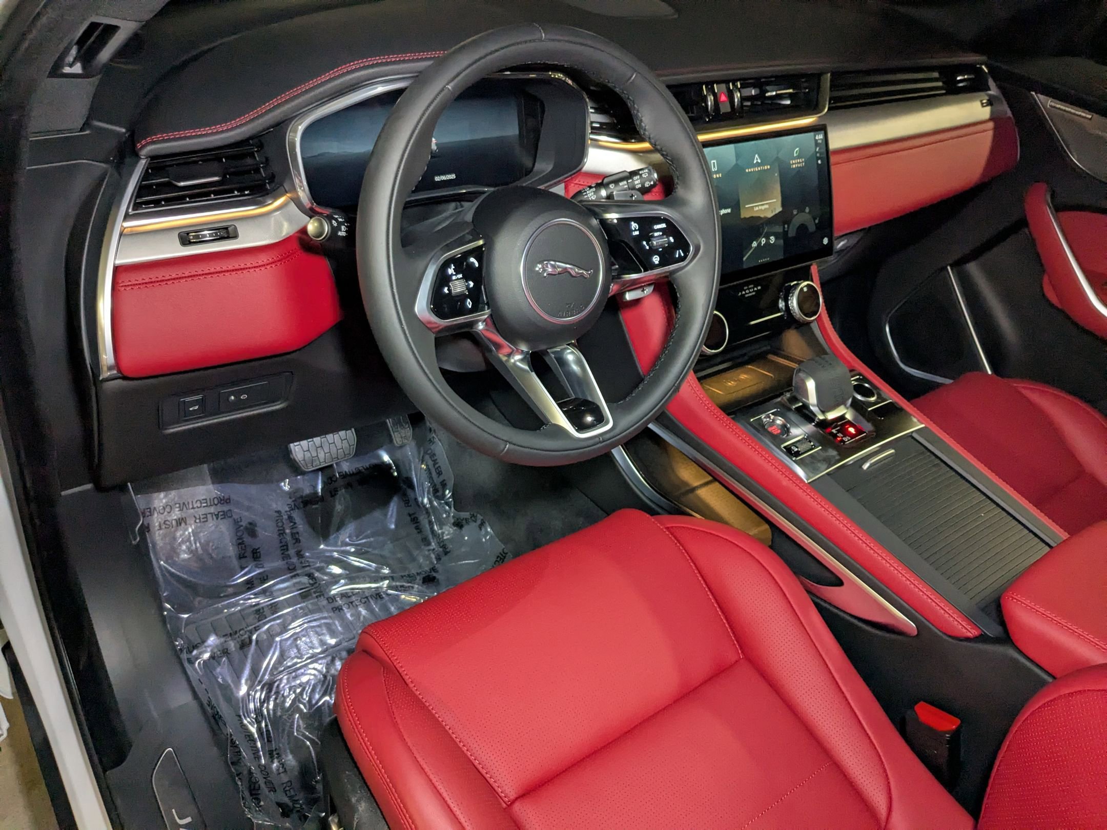 2025 Jaguar F-PACE P400 R-Dynamic S photo 2