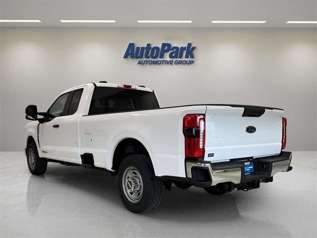 2024 Ford F-350 XL photo 4