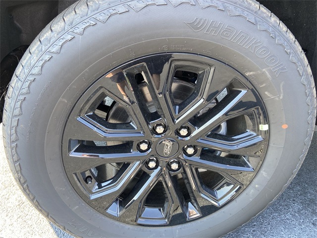 2025 Ford F-150 Lariat photo 3
