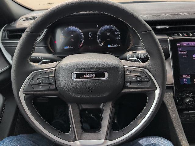 2025 Jeep Grand Cherokee Limited photo 12