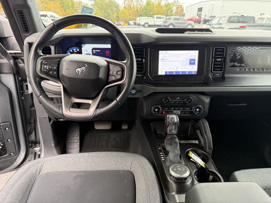 2023 Ford Bronco Big Bend photo 2