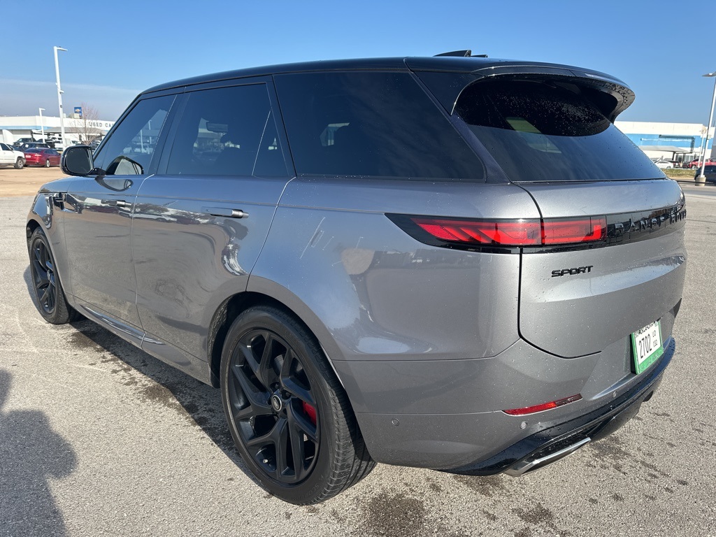 2023 Land Rover Range Rover Sport SE photo 3