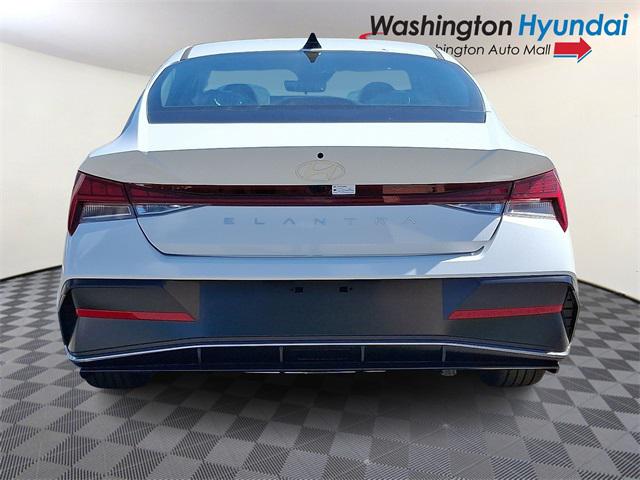 2025 Hyundai Elantra SEL Convenience photo 4