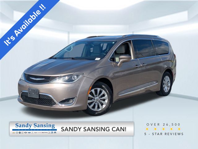 2018 Chrysler Pacifica Touring L's photo