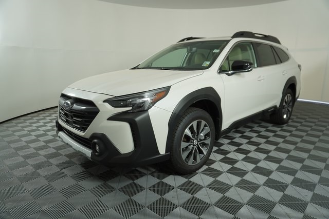 2025 Subaru Outback Limited XT photo 3