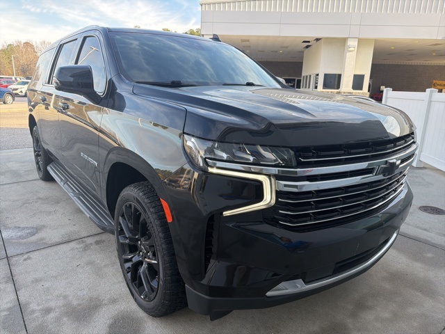 2021 Chevrolet Suburban LT's photo