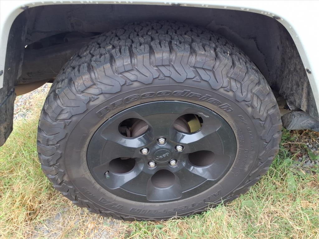 2015 Jeep Wrangler Unlimited Altitude photo 9
