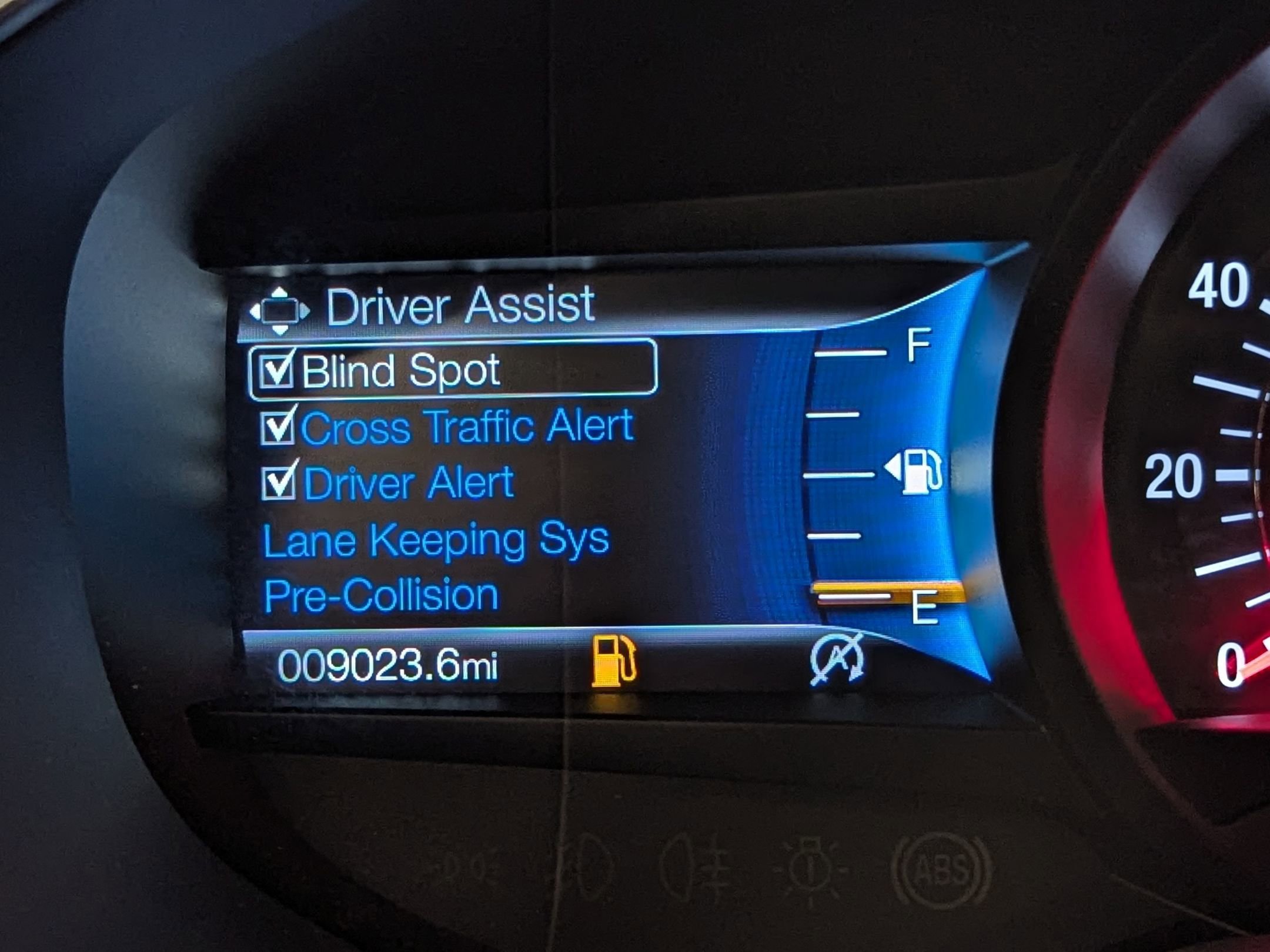 2021 Ford Edge ST photo 15