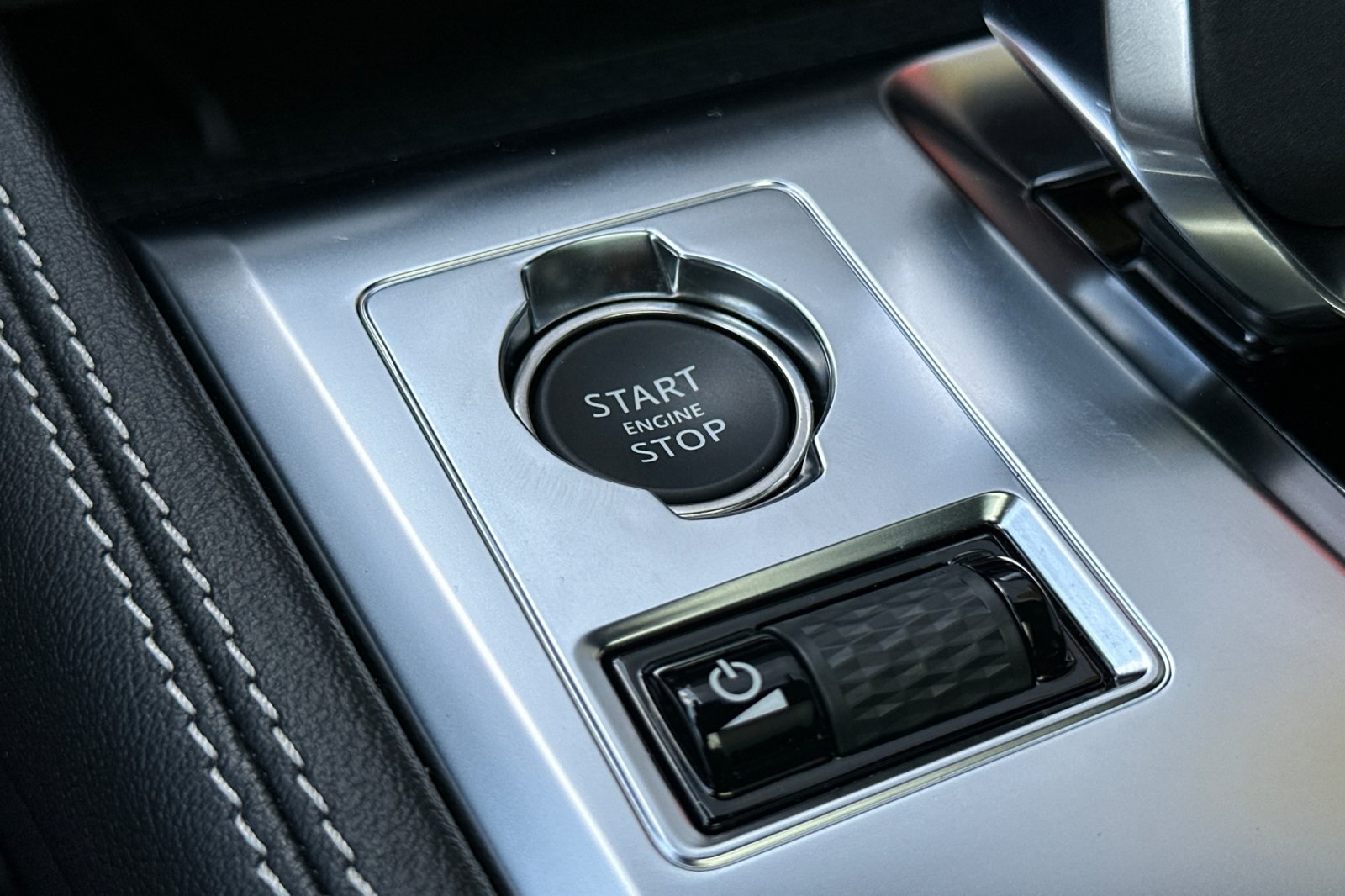 2025 Jaguar F-PACE P250 R-Dynamic S photo 21
