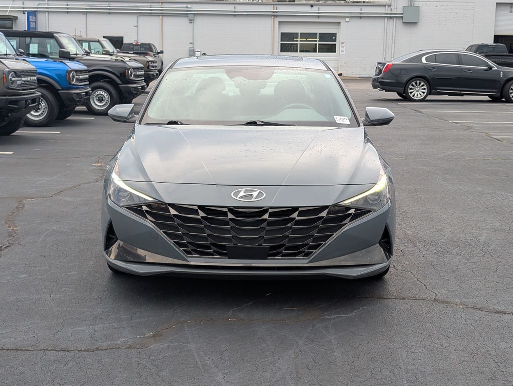 2022 Hyundai Elantra SEL photo 5
