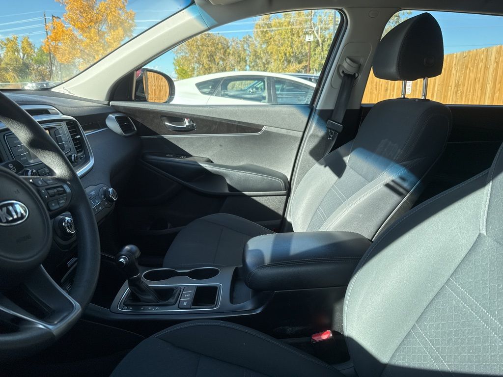 2018 Kia Sorento LX photo 3