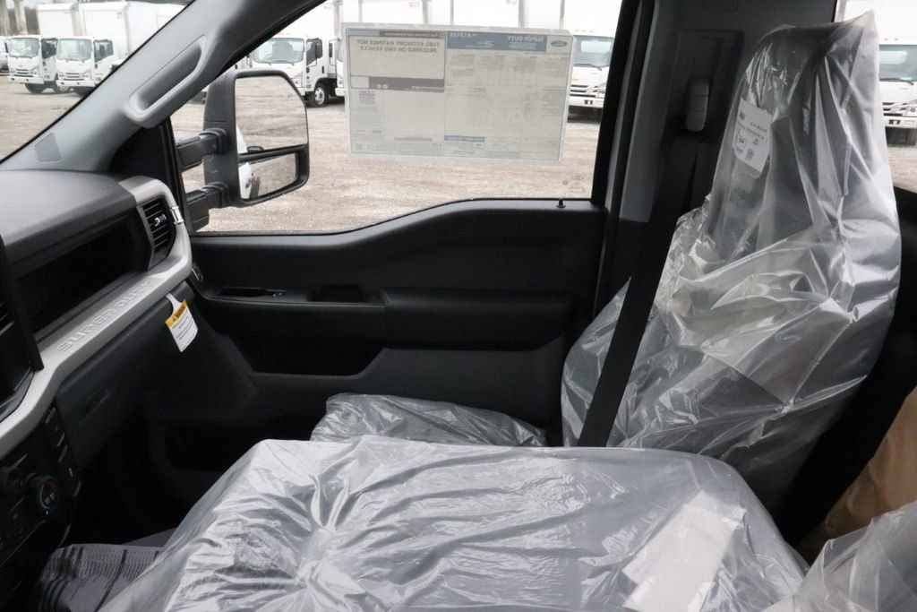 2025 Ford F-550 photo 9