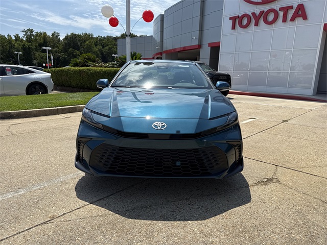 2025 Toyota Camry SE photo 8