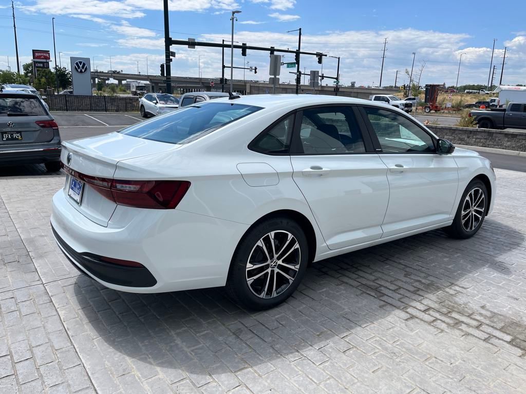 2025 Volkswagen Jetta 1.5T Sport photo 5