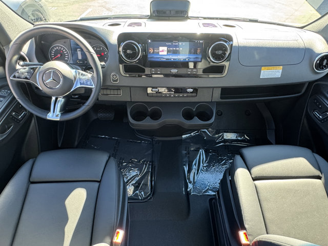 2026 Mercedes Benz Sprinter photo 4