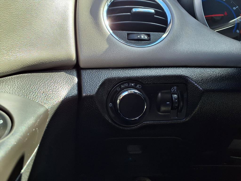 2016 Chevrolet Cruze LS photo 11