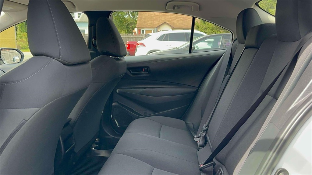 2022 Toyota Corolla LE photo 8