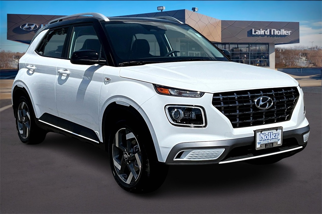 2025 Hyundai Venue Limited photo 2