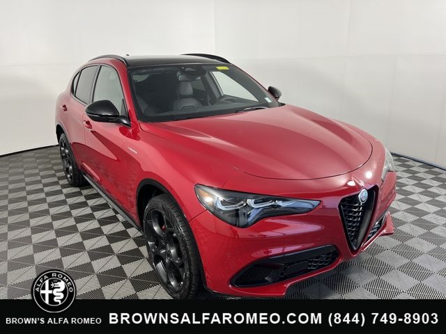 2025 Alfa Romeo Stelvio Base's photo