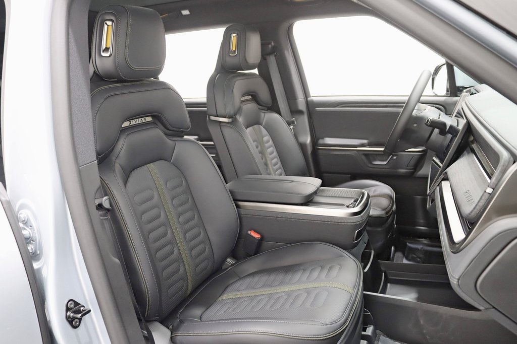 2025 Rivian R1S Adventure photo 21